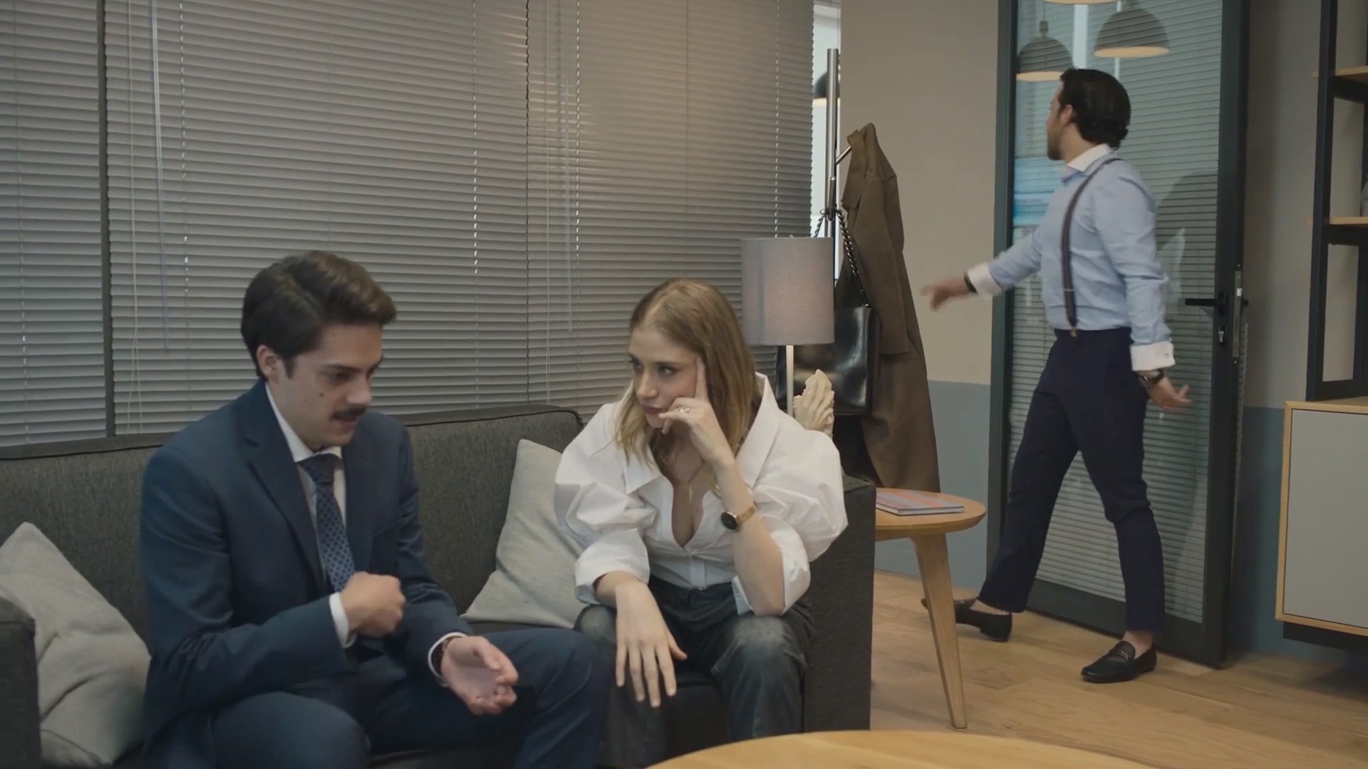 Как выжить, будучи одиноким 2 серия Как выжить, будучи одиноким 2 серия