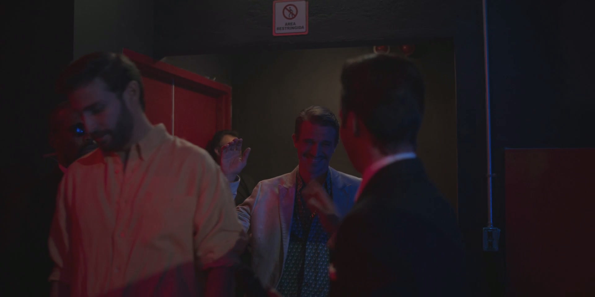 Луис Мигель: Сериал 1 серия Луис Мигель: Сериал 1 серия