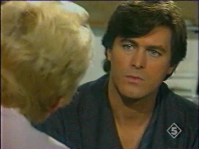 Первая любовь 105 серия Первая любовь 105 серия