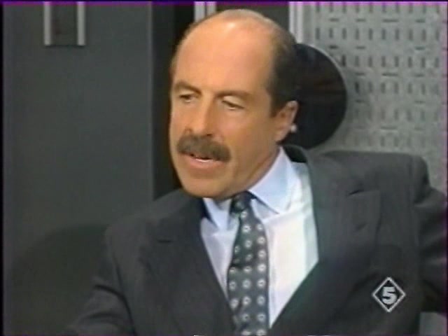 Первая любовь 32 серия Первая любовь 32 серия