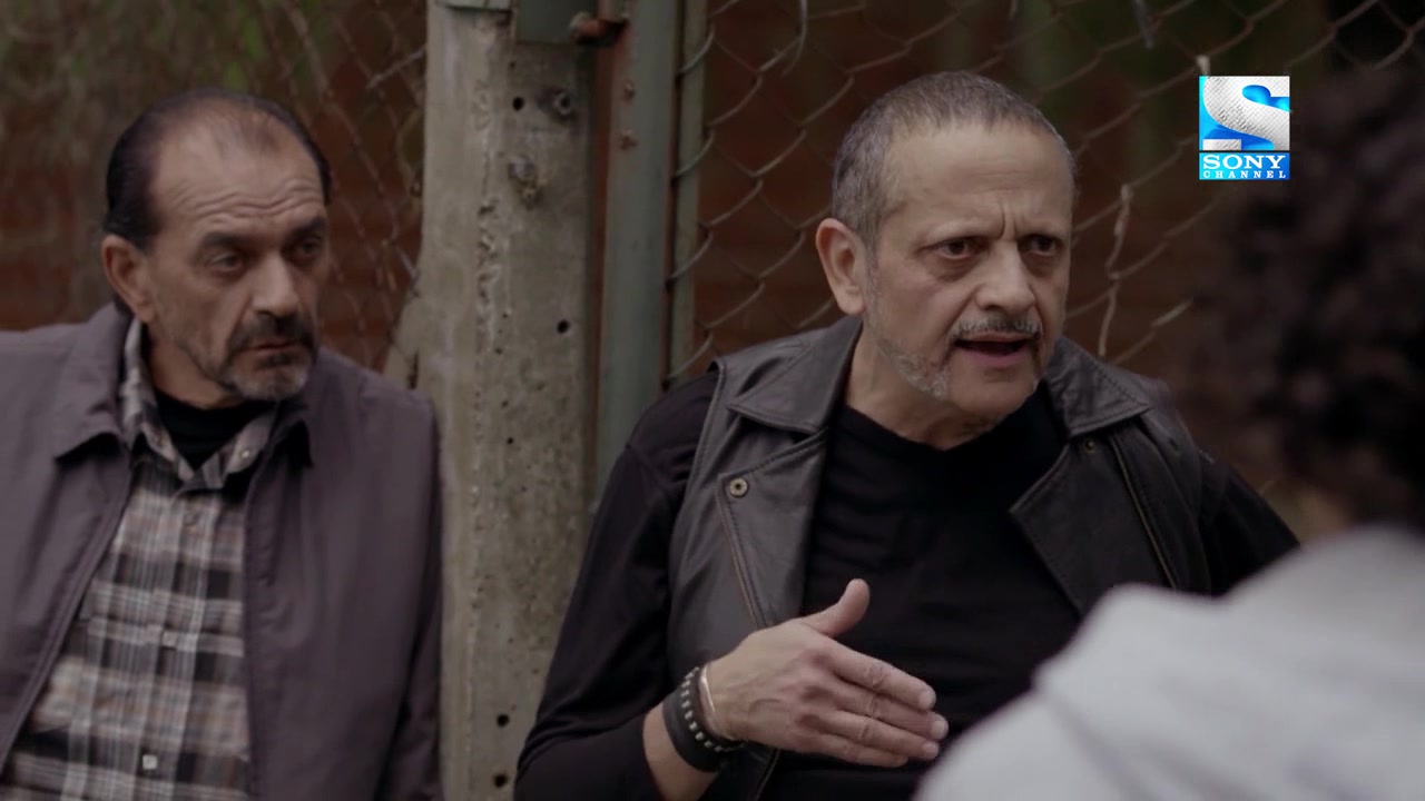 Среди каннибалов 11 серия