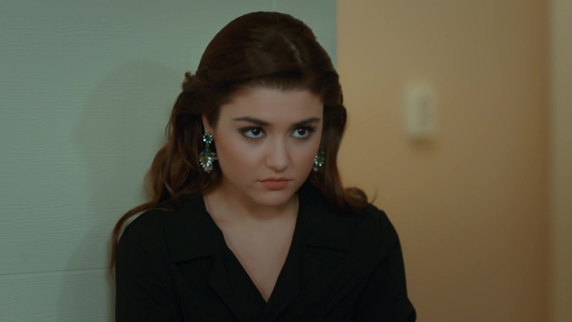 Любовь не понимает слов 75 серия Любовь не понимает слов 75 серия