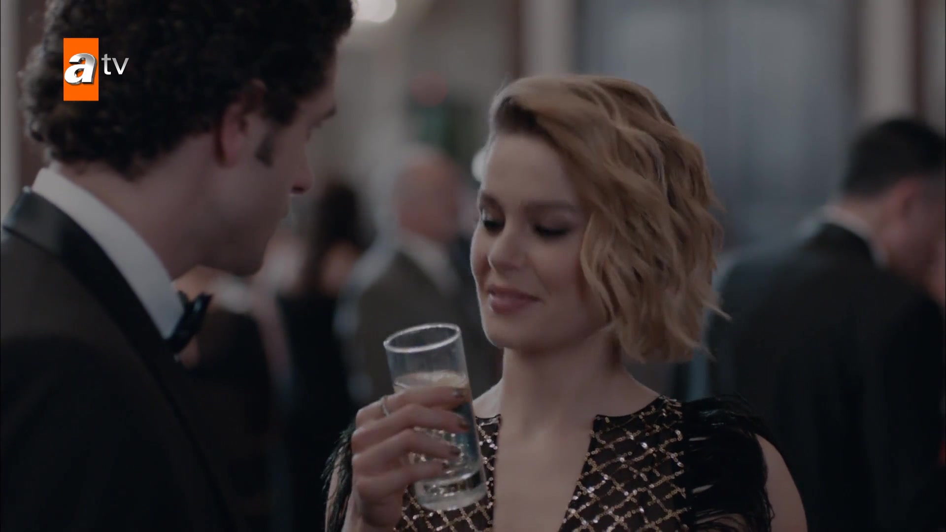 8 дней (2018) 1 серия