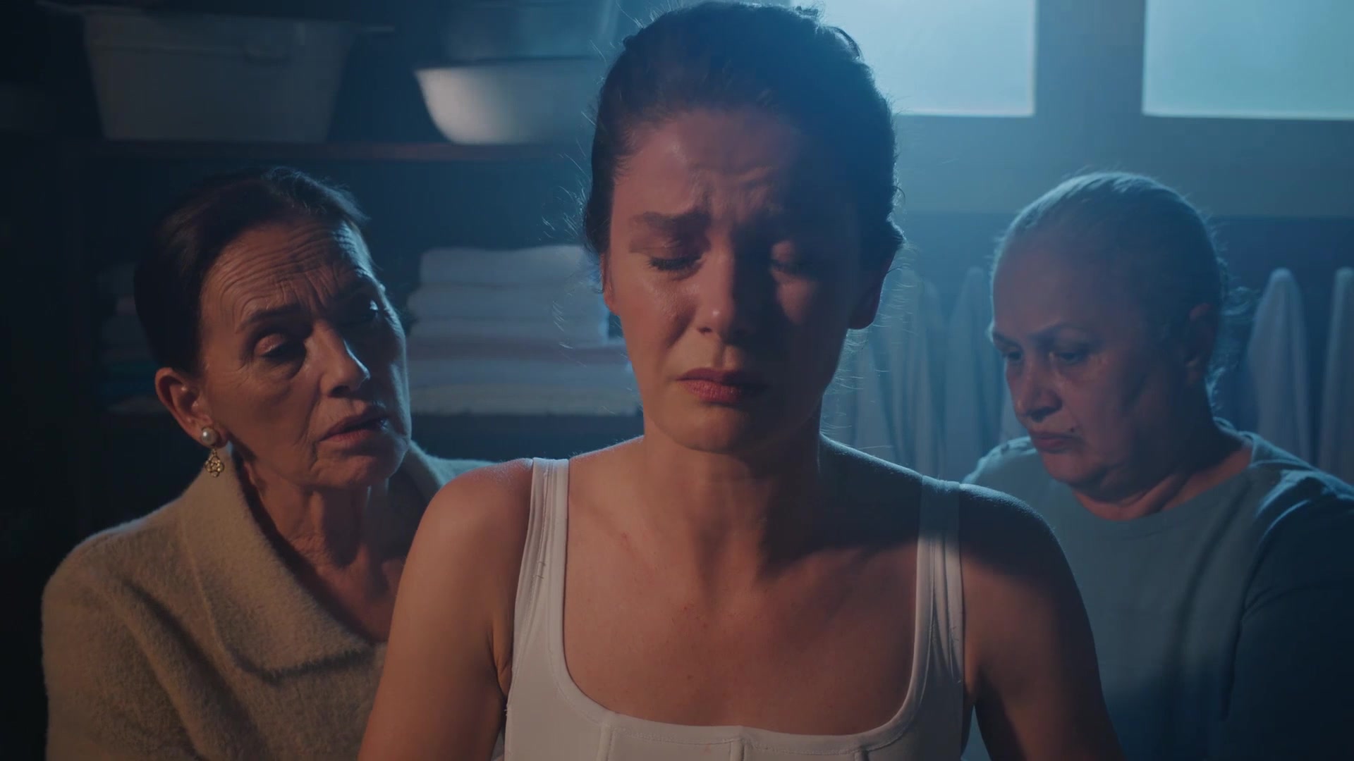 Девушка за стеклом 3 серия Девушка за стеклом 3 серия