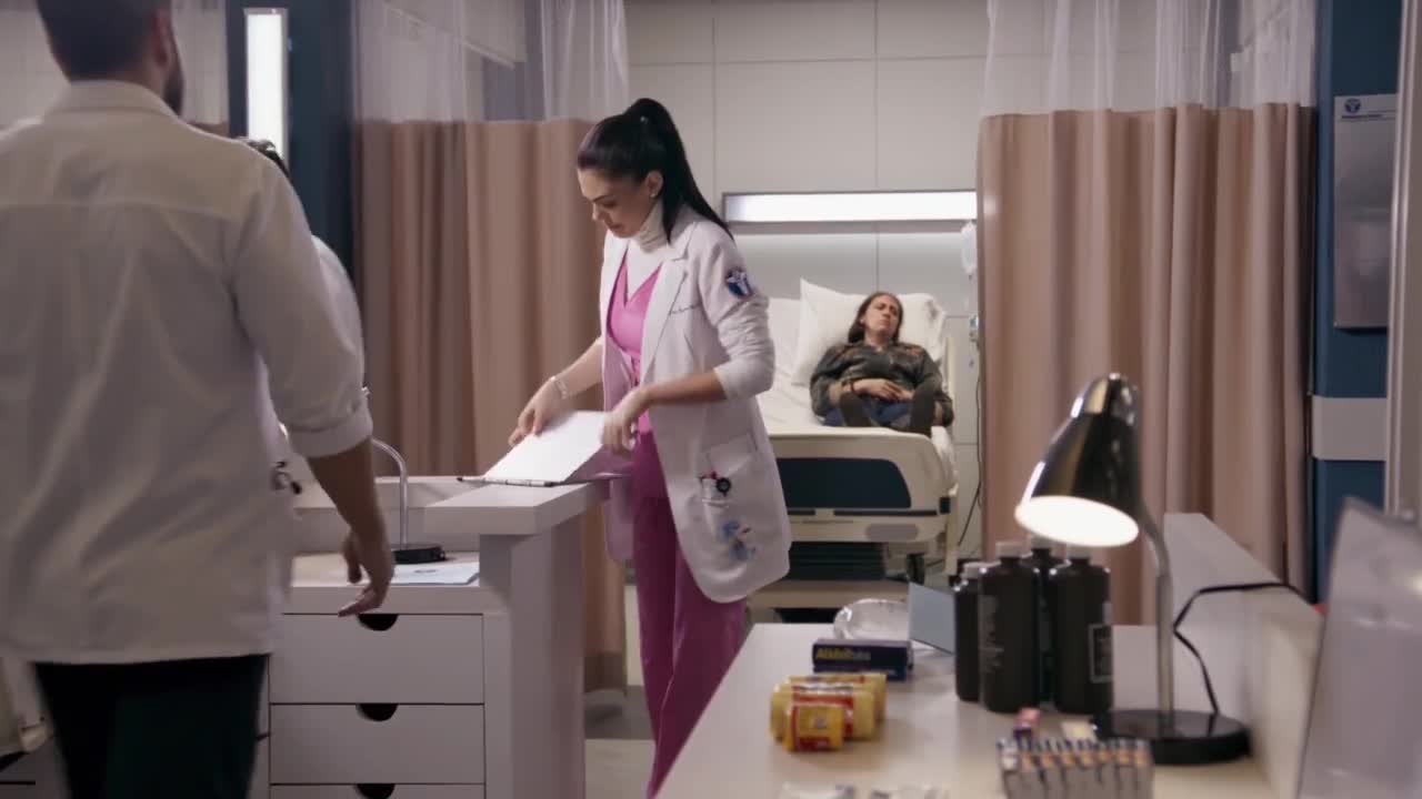 Медики, линия жизни 32 серия Медики, линия жизни 32 серия