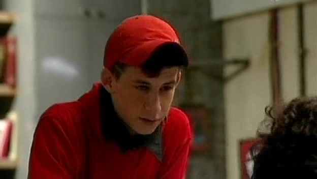 Между строк 25 серия