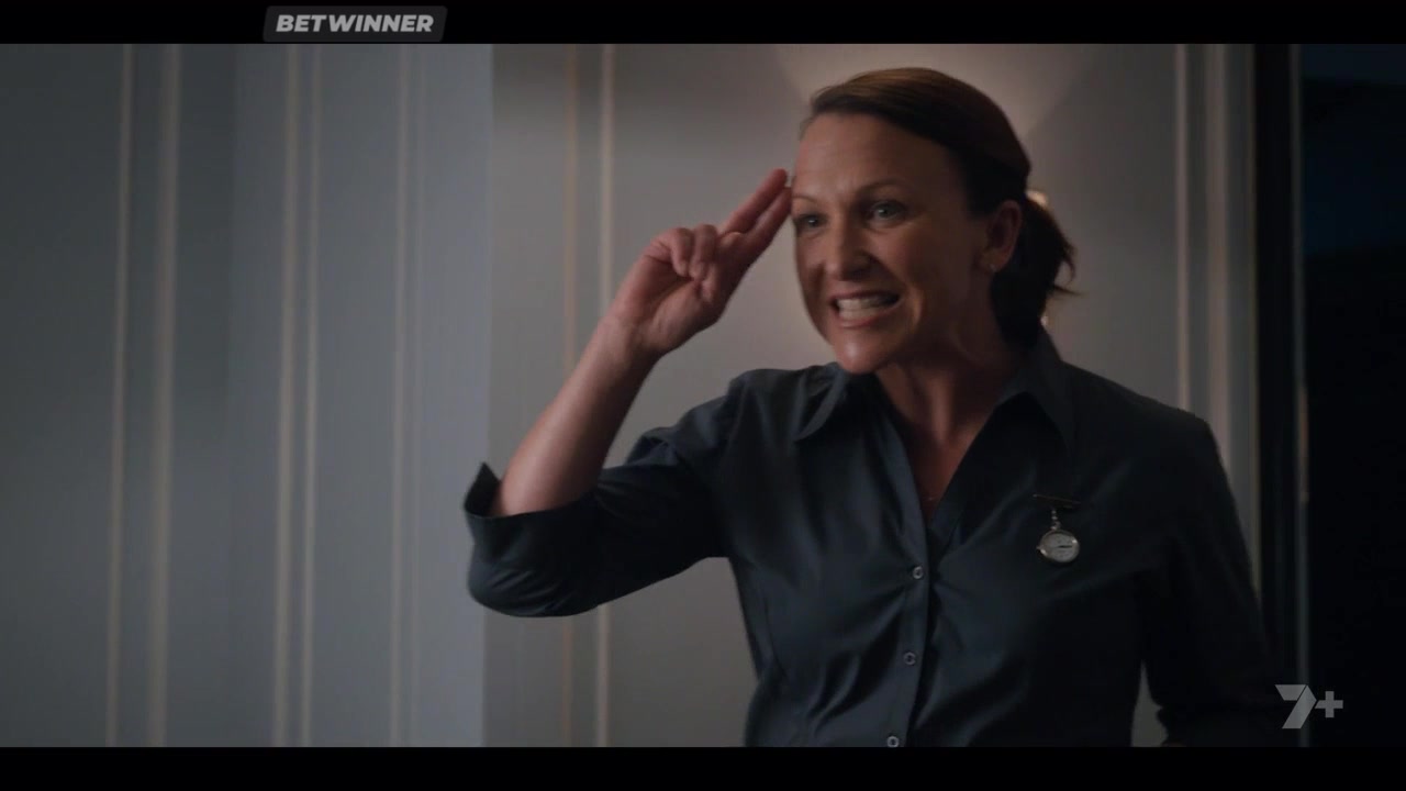 Меж двух миров 5 серия