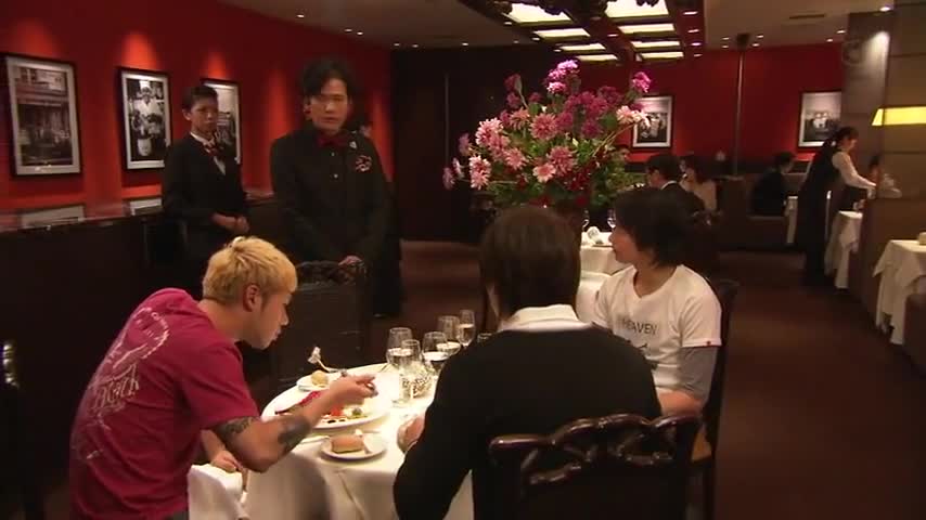 Голоден! 2 серия Голоден! 2 серия