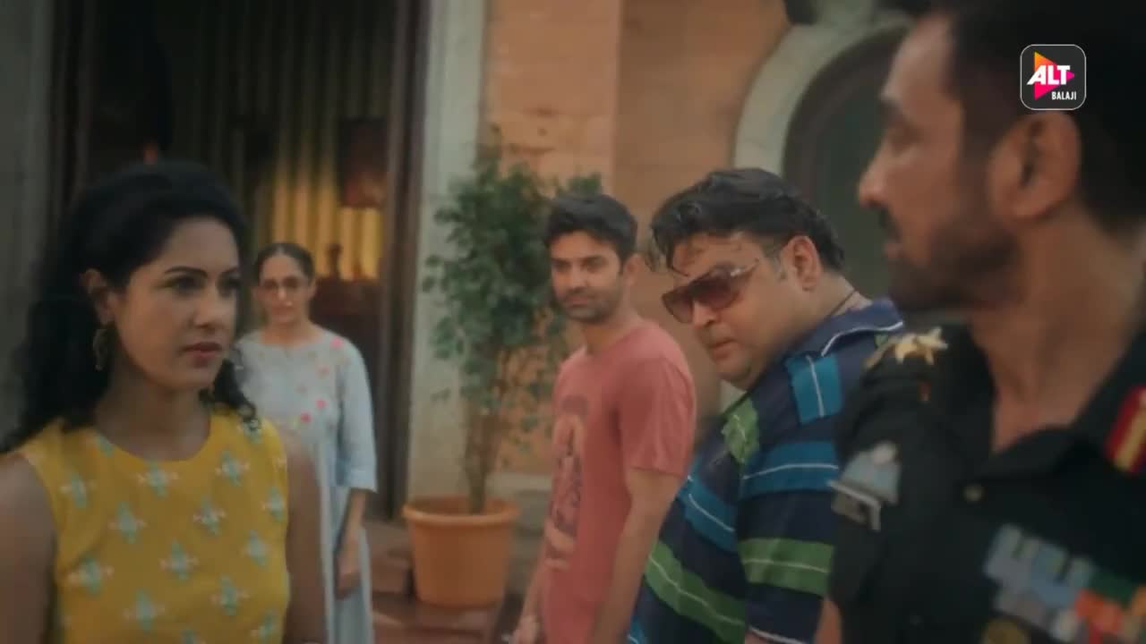 Большая индийская неблагополучная семья 3 серия