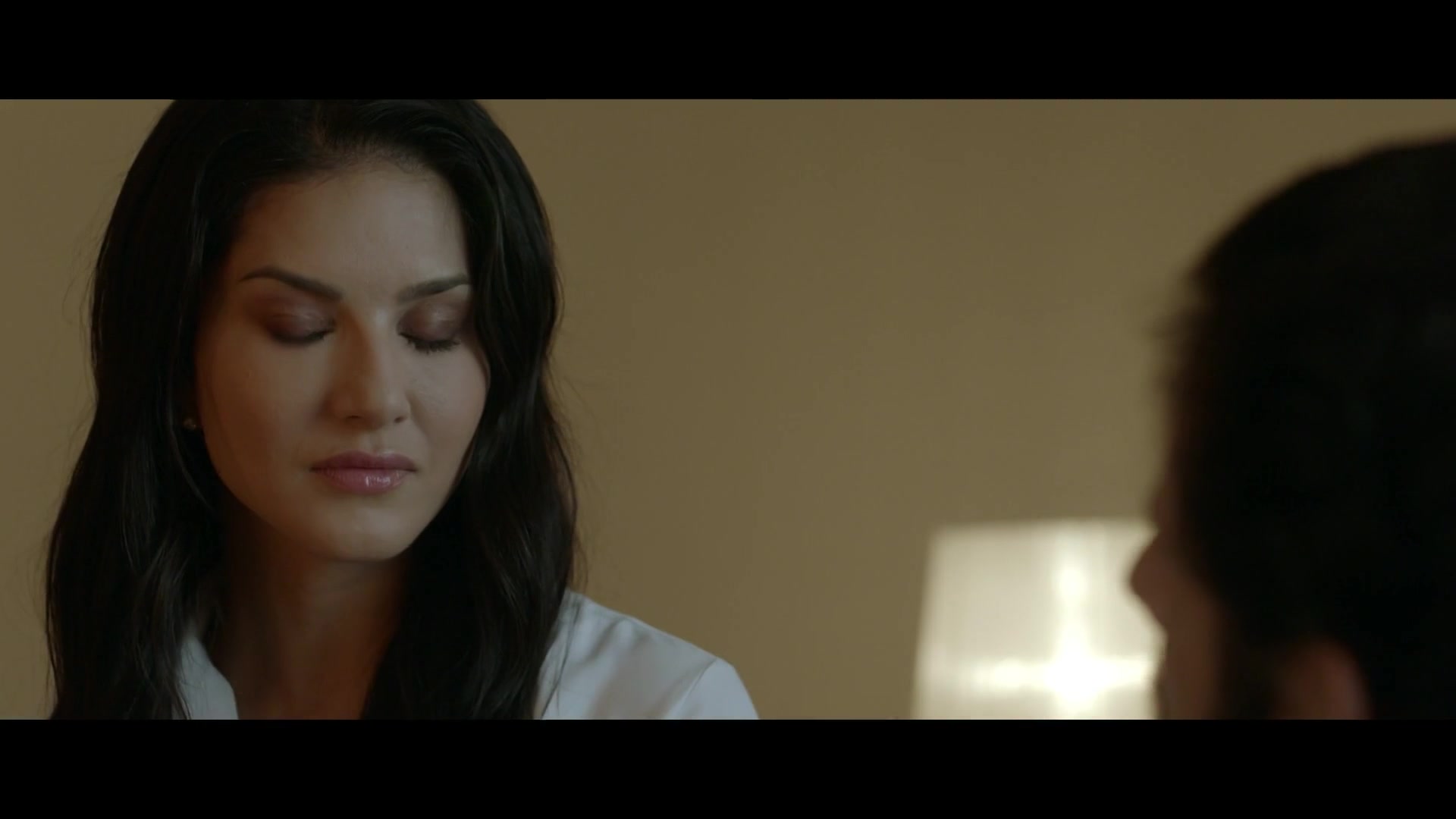 Каренджит Каур: нерассказанная история Санни Леоне 1 серия Каренджит Каур: нерассказанная история Санни Леоне 1 серия