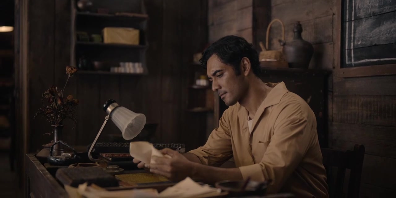 Девушка с гвоздичной сигаретой 3 серия