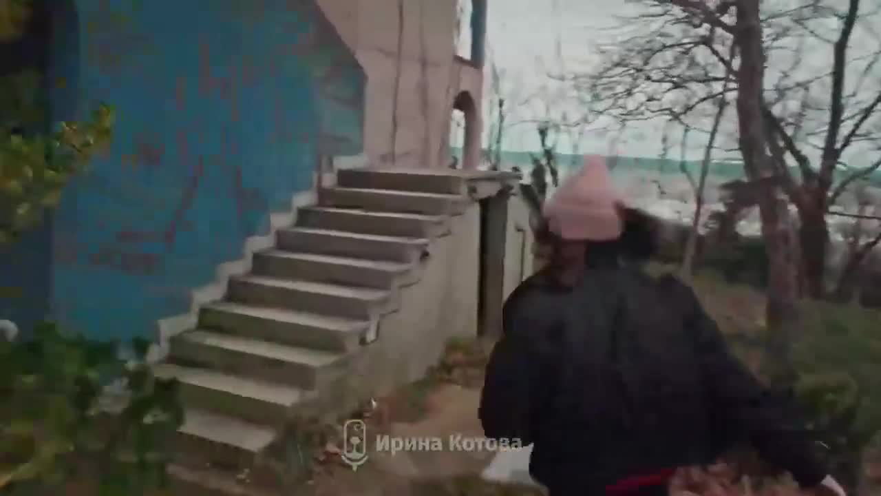 Красные бутоны 6 серия Красные бутоны 6 серия